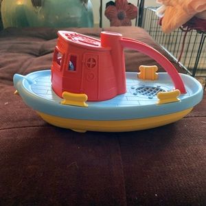 Bath tug boat toy